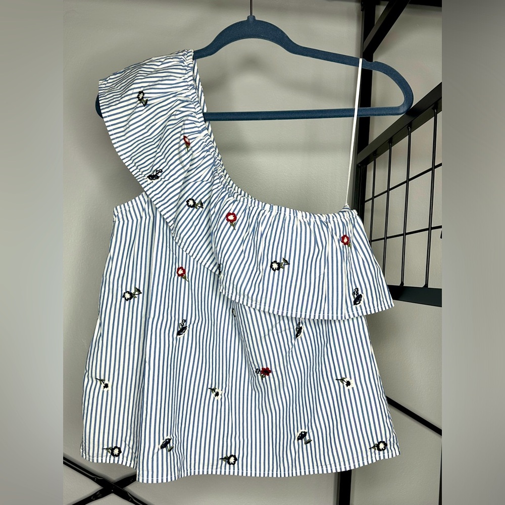 Abercrombie and Fitch One Shoulder Blouse